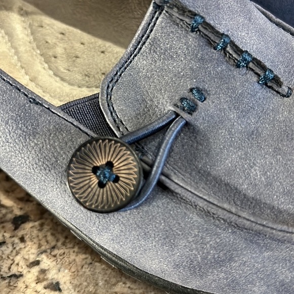 White Mt. Loafers - Picture 3 of 9